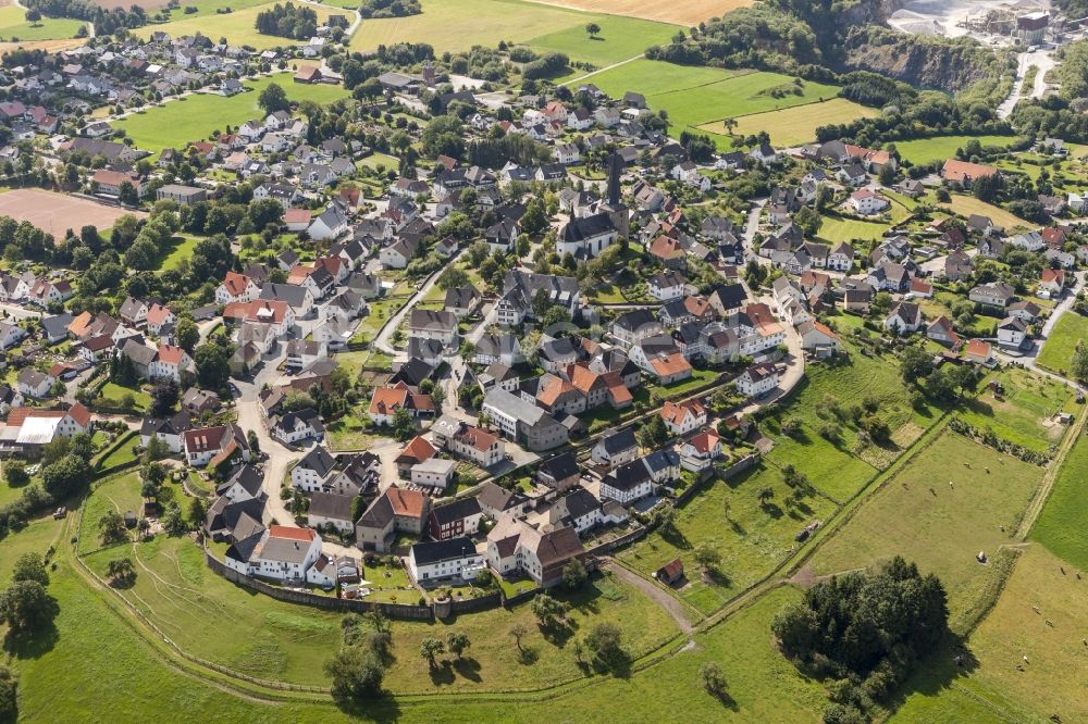 Warstein aus der Vogelperspektive: Stadtansicht vom Zentrum und der Innenstadt von Warstein im Bundesland Nordrhein-Westfalen