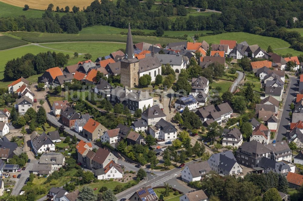 Warstein von oben - Stadtansicht vom Zentrum und der Innenstadt von Warstein im Bundesland Nordrhein-Westfalen