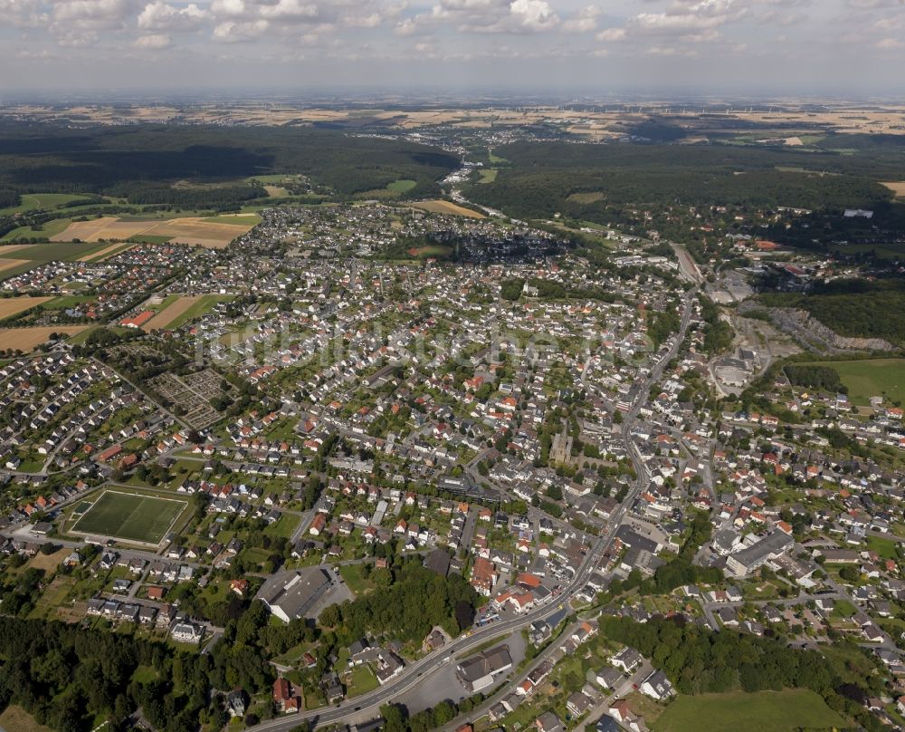 Warstein aus der Vogelperspektive: Stadtansicht vom Zentrum und der Innenstadt von Warstein im Bundesland Nordrhein-Westfalen