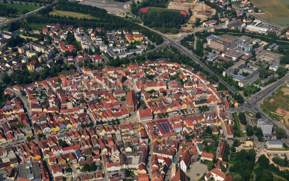 Neumarkt aus der Vogelperspektive: Stadtansicht vom Zentrum der mittelalterlichen Stadt Neumarkt in Bayern