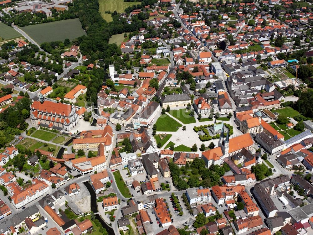 Luftbild Altötting - Stadtansicht vom Zentrum der Stadt Altötting im Bundesland Bayern