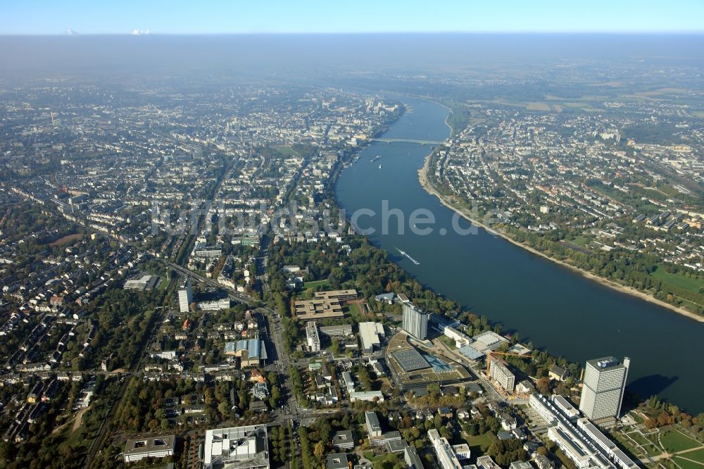 Bonn aus der Vogelperspektive: Stadtansicht vom Zentrum der Stadt Bonn am Ufer des Rhein im Bundesland Nordrhein-Westfalen