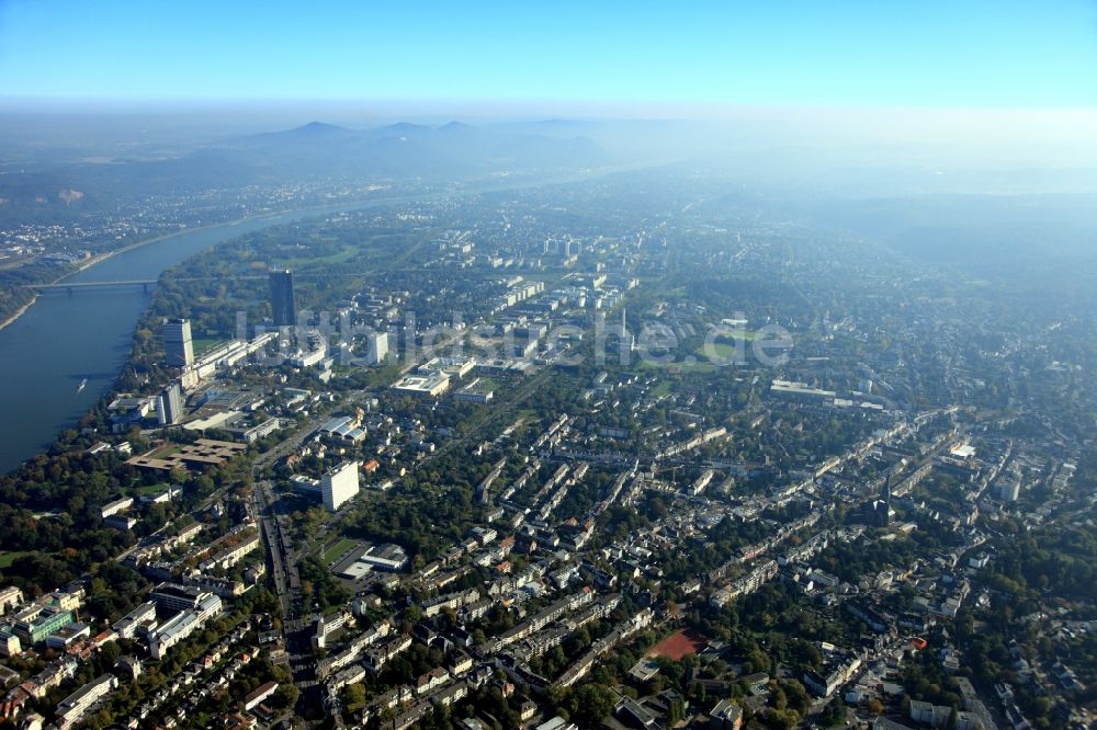 Luftaufnahme Bonn - Stadtansicht vom Zentrum der Stadt Bonn am Ufer des Rhein im Bundesland Nordrhein-Westfalen