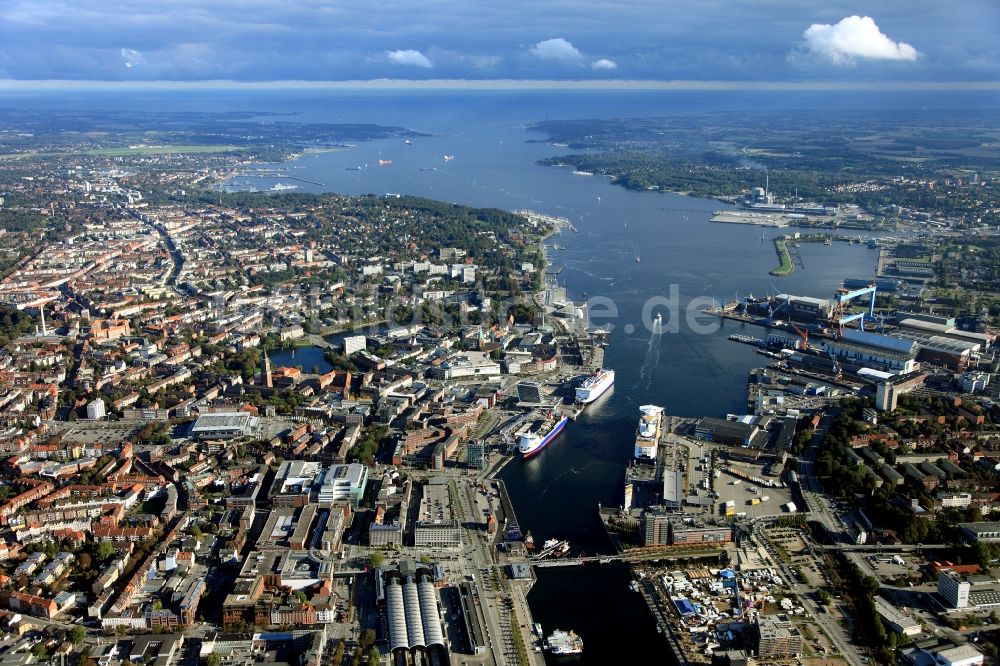 Luftaufnahme Kiel - Stadtansicht vom Zentrum der Stadt Kiel im Bundesland Schleswig-Holstein