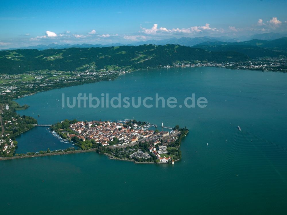 Luftaufnahme Lindau (Bodensee) - Stadtansicht vom Zentrum der Stadt Lindau (Bodensee) am Ufer des Bodensee im Bundesland Bayern