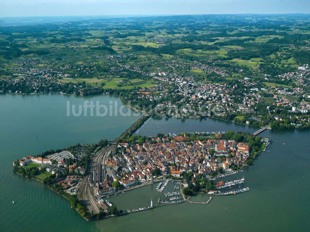 Luftbild Lindau (Bodensee) - Stadtansicht vom Zentrum der Stadt Lindau (Bodensee) am Ufer des Bodensee im Bundesland Bayern