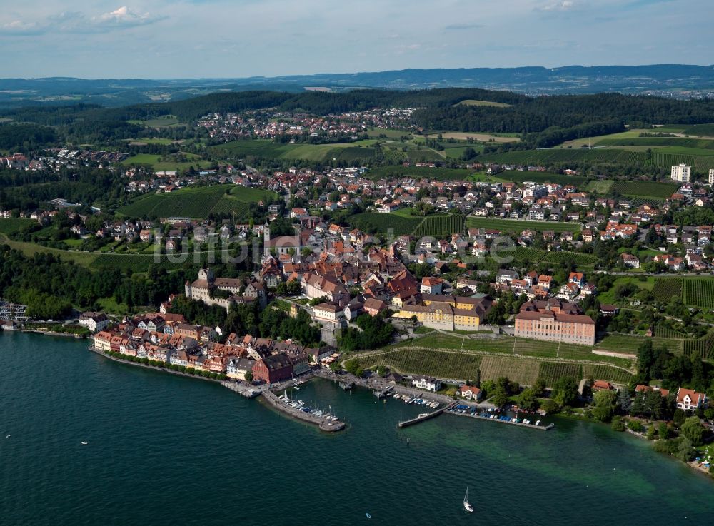 Luftbild Meersburg - Stadtansicht vom Zentrum der Stadt Meersburg am Ufer des Bodensee im Bundesland Baden-Württemberg