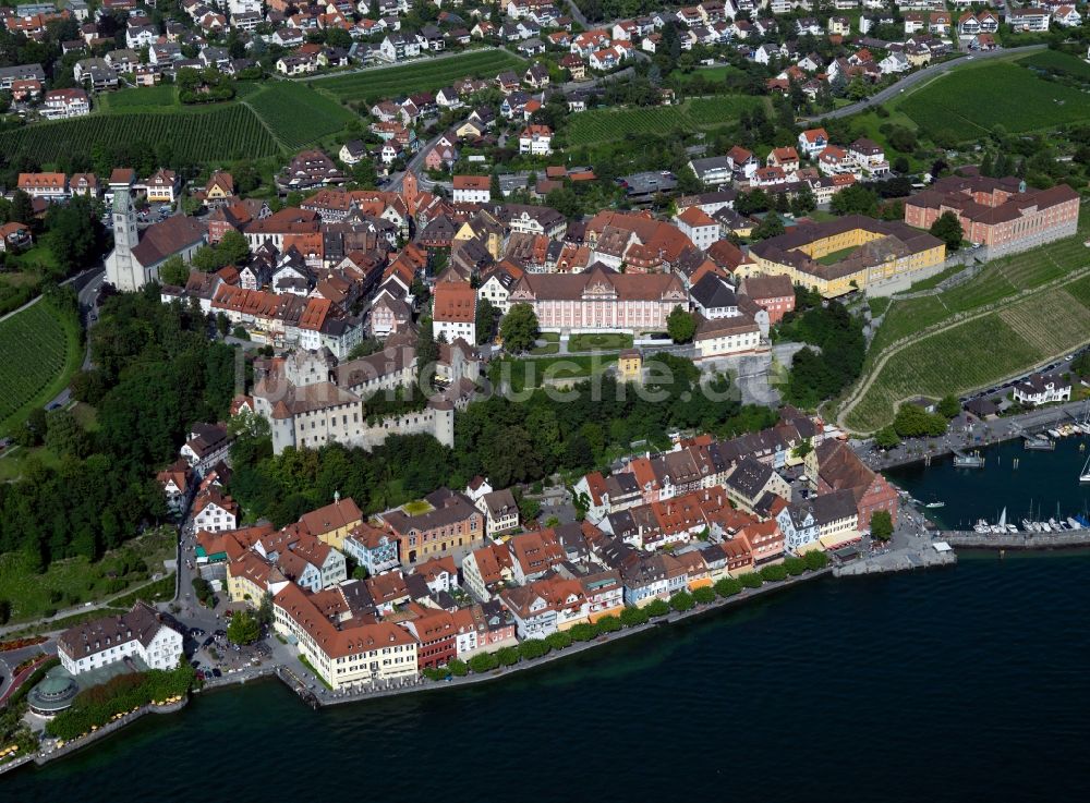 Meersburg aus der Vogelperspektive: Stadtansicht vom Zentrum der Stadt Meersburg am Ufer des Bodensee im Bundesland Baden-Württemberg