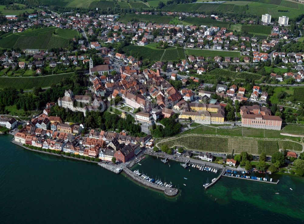 Luftbild Meersburg - Stadtansicht vom Zentrum der Stadt Meersburg am Ufer des Bodensee im Bundesland Baden-Württemberg