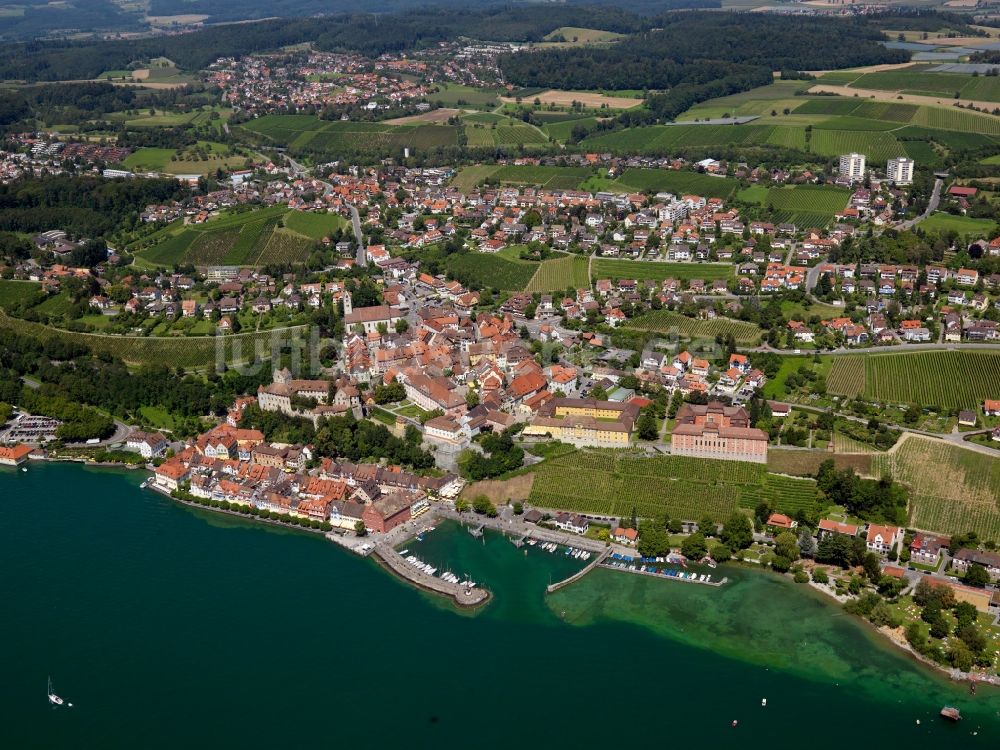 Meersburg von oben - Stadtansicht vom Zentrum der Stadt Meersburg am Ufer des Bodensee im Bundesland Baden-Württemberg