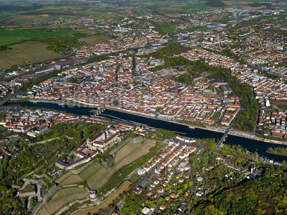 Luftaufnahme Würzburg - Stadtansicht vom Zentrum der Stadt Würzburg im Bundesland Bayern