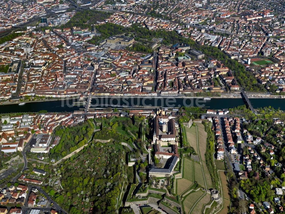 Würzburg von oben - Stadtansicht vom Zentrum der Stadt Würzburg im Bundesland Bayern