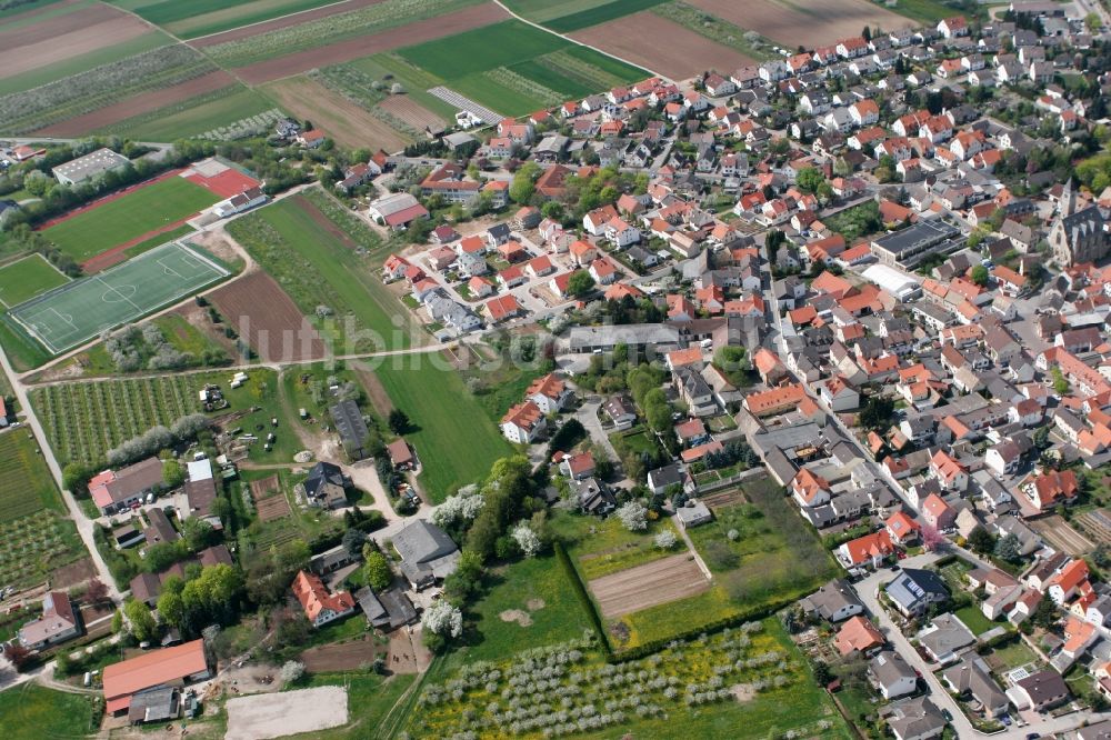 Zornheim aus der Vogelperspektive: Stadtansicht von Zornheim im Bundesland Rheinland-Pfalz