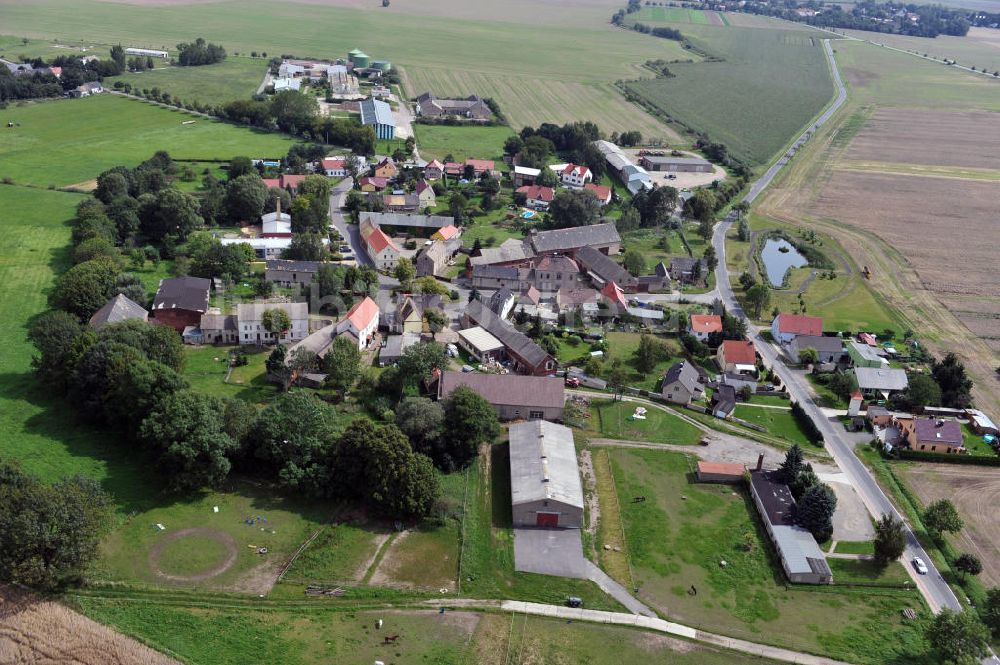 Zschettgau aus der Vogelperspektive: Stadtansicht Zschettgau