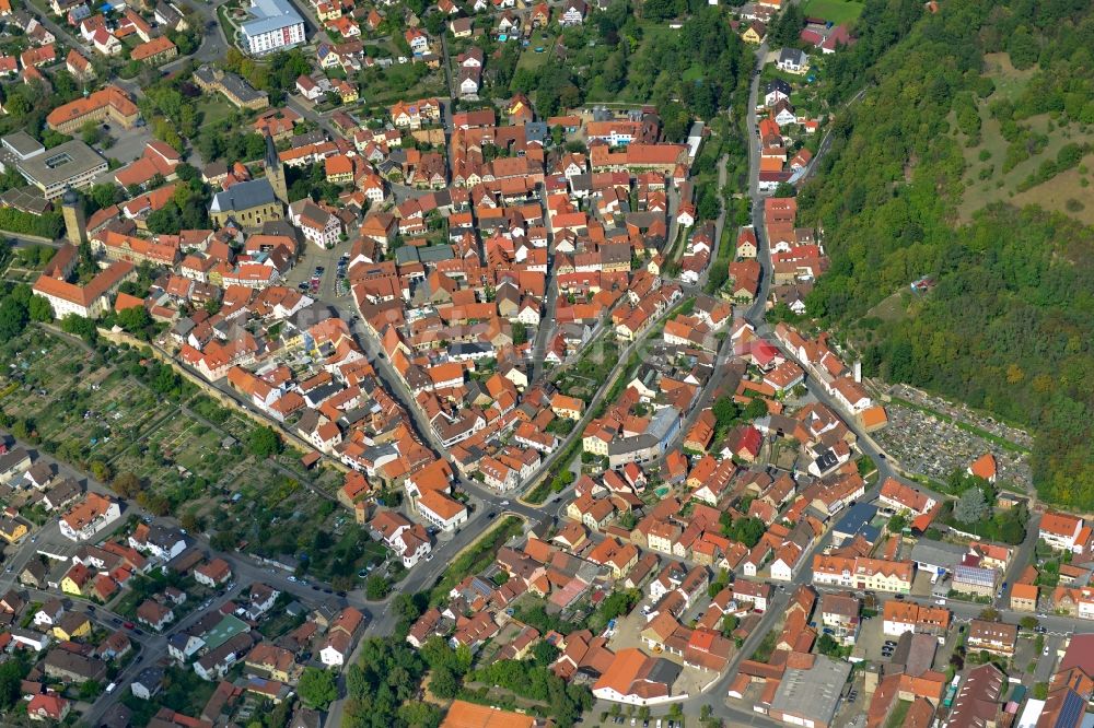 Zeil von oben - Stadtansicht der zum Landkreis Haßberge gehörenden Gemeinde Zeil im Bundesland Bayern