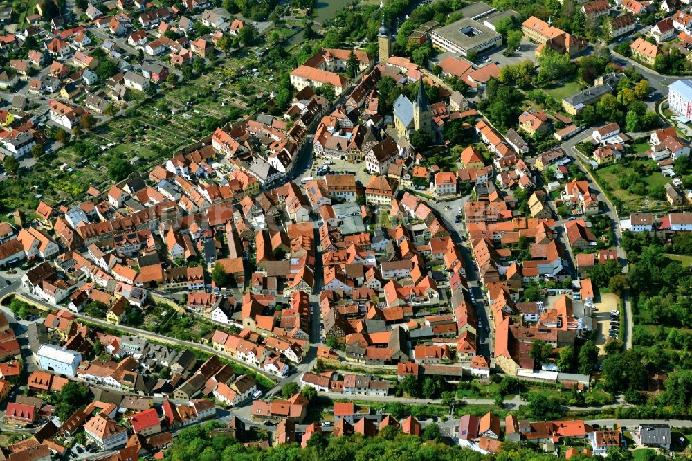 Zeil von oben - Stadtansicht der zum Landkreis Haßberge gehörenden Gemeinde Zeil im Bundesland Bayern