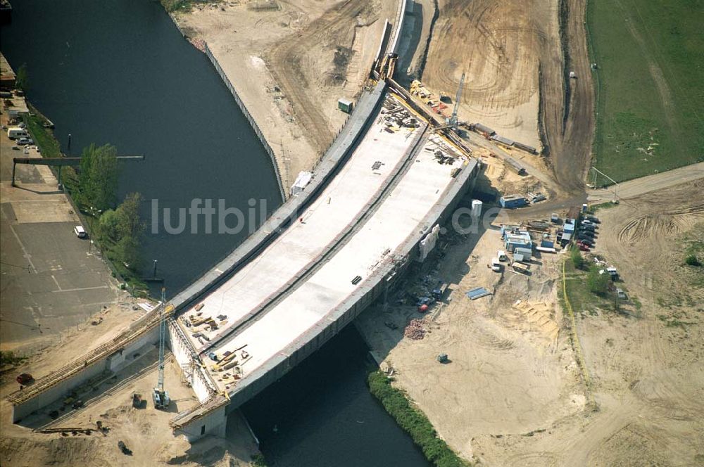 Luftaufnahme Berlin - Johannisthal - Stadtautobahn Berlin Teltow- Kanal