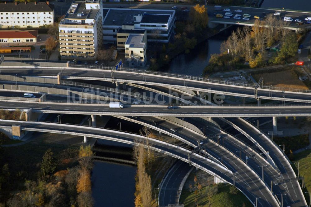 Luftaufnahme Berlin - Stadtautobahnbrücke Grenzallee über den Teltowkanal in Berlin