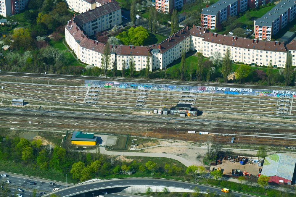 Berlin von oben - Stadtbahn S-Bahn- Depot und Abstellgleise der Deutschen Bahn im Ortsteil Tempelhof in Berlin, Deutschland