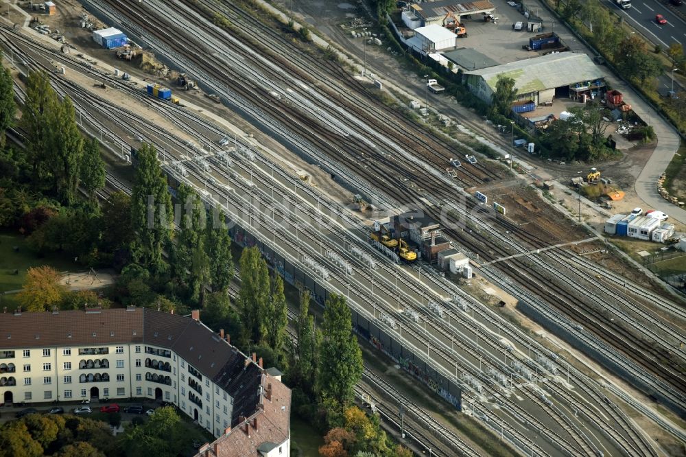 Luftbild Berlin - Stadtbahn S-Bahn- Depot und Abstellgleise im Stadtteil Tempelhof in Berlin