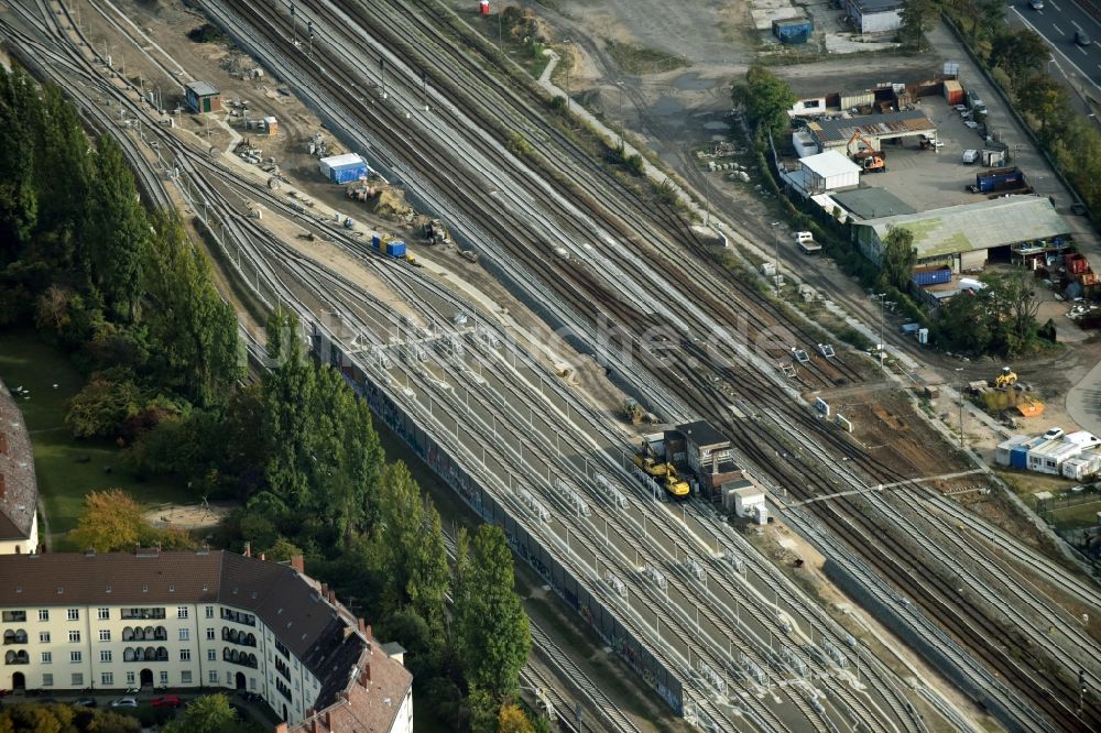 Luftaufnahme Berlin - Stadtbahn S-Bahn- Depot und Abstellgleise im Stadtteil Tempelhof in Berlin