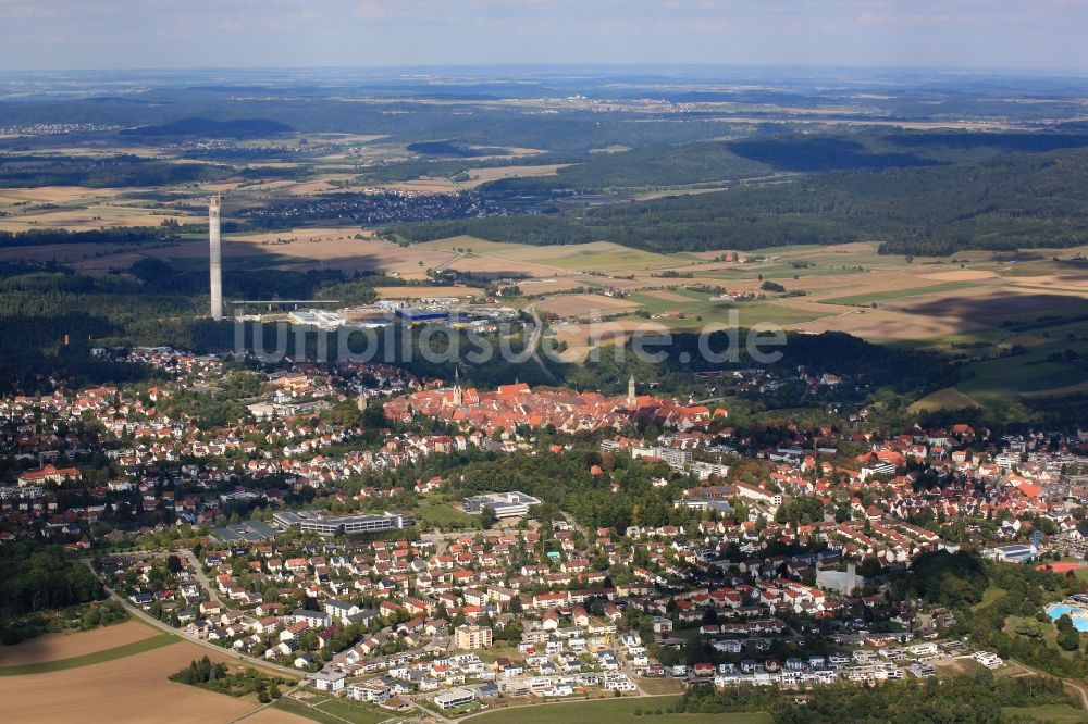 Luftaufnahme Rottweil - Stadtbereich und Neubau des ThyssenKrupp Aufzugstestturm in Rottweil im Bundesland Baden-Württemberg