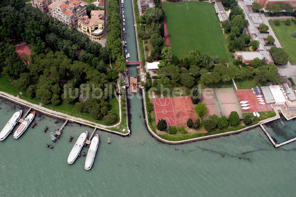 Luftaufnahme Venedig - Stadtbezirk Castello und Militärschule Venedig