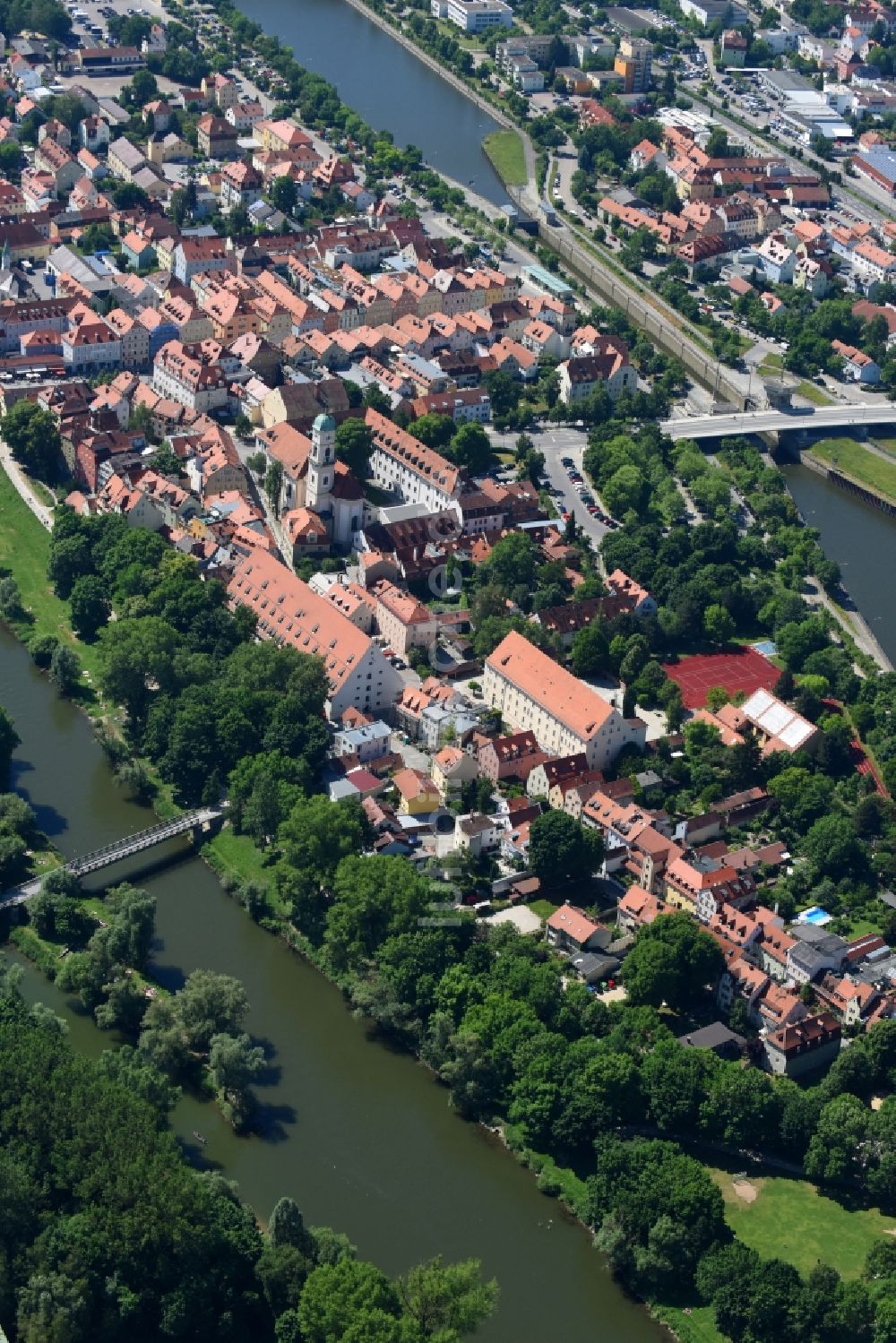 Luftaufnahme Regensburg - Stadtbezirk Stadtamhof in Regensburg im Bundesland Bayern, Deutschland