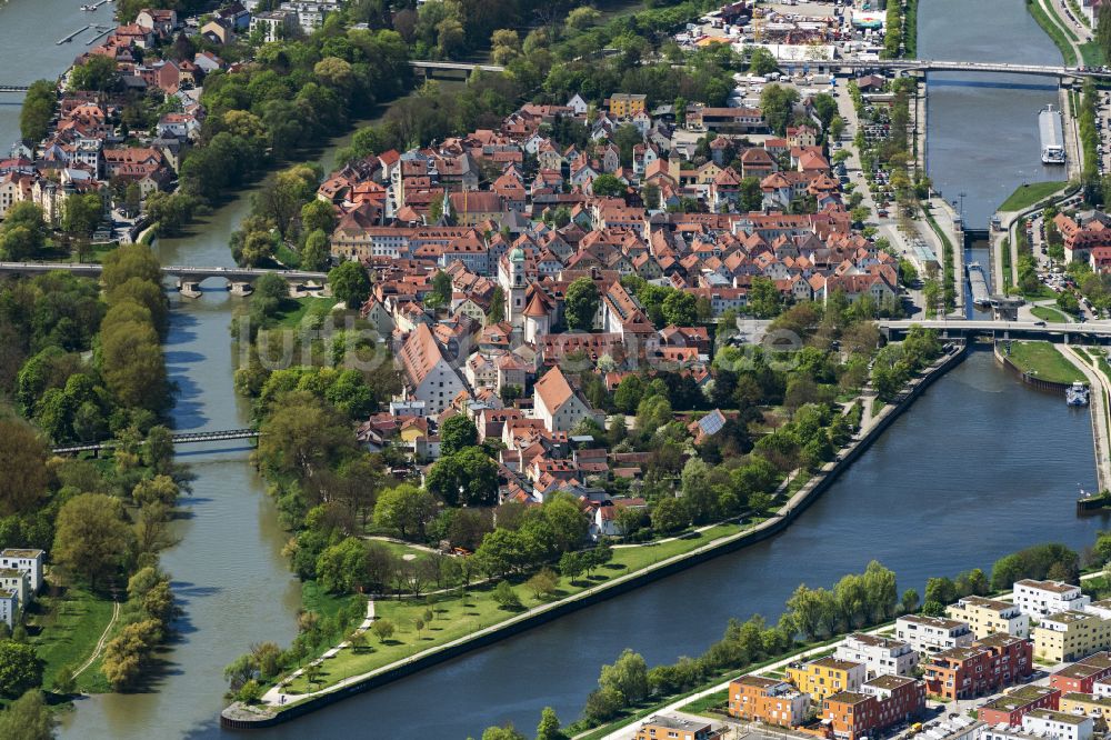 Regensburg von oben - Stadtbezirk Stadtamhof in Regensburg im Bundesland Bayern, Deutschland