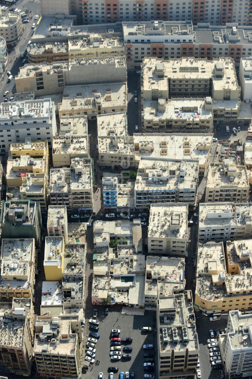 Luftbild Dubai - Stadtbild der Bezirke Al Karama und Oud Metha in Dubai