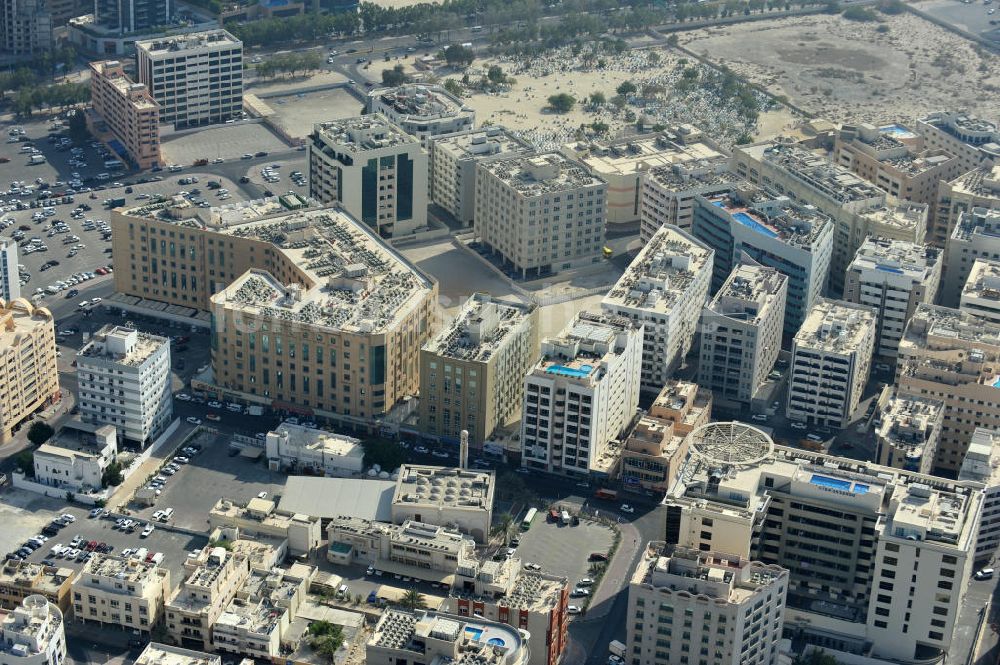 Dubai von oben - Stadtbild der Bezirke Al Karama und Oud Metha in Dubai