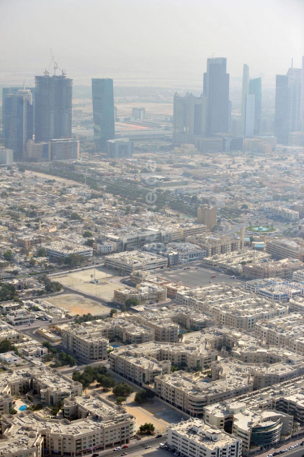 Dubai von oben - Stadtbild der Bezirke Al Karama und Oud Metha in Dubai