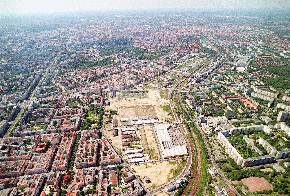 Luftaufnahme Berlin-Friedrichshain - Stadtentwicklungsgebiet Eldenaer Straße/ Landsberger Allee