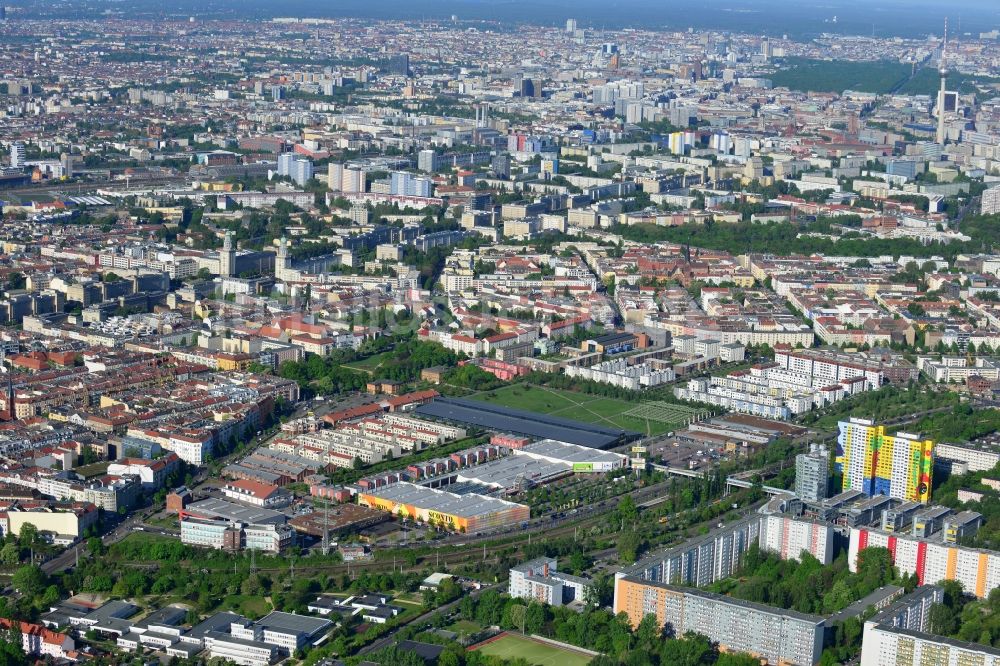 Luftaufnahme Berlin - Stadtenwicklungsgebiet am Areal der Eldenaer Straße - Storkower Straße im Stadtteil Friedrichshain zu Berlin