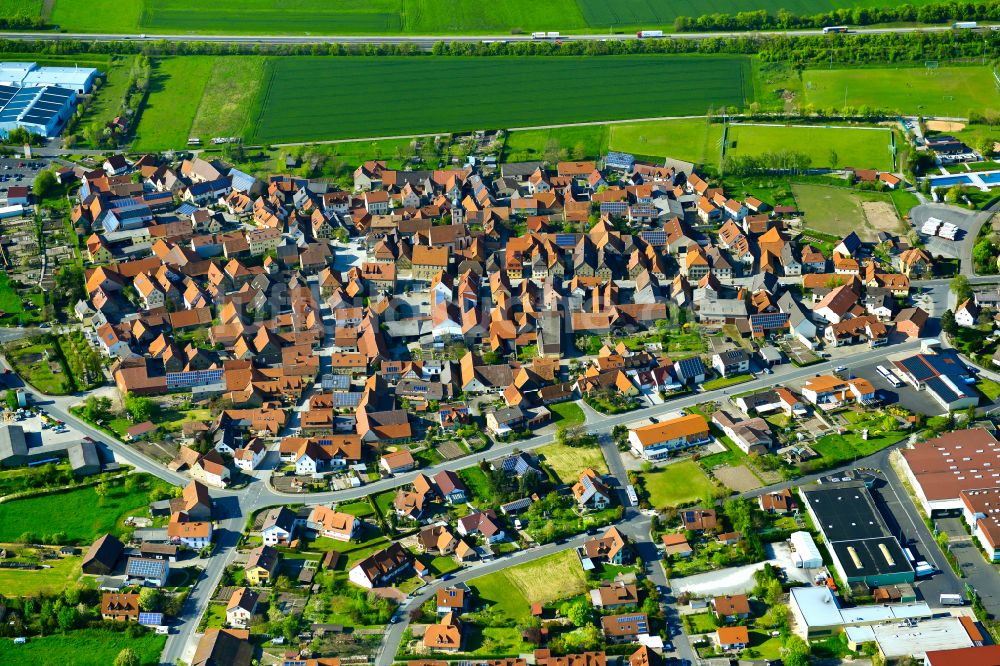 Luftbild Abtswind - Stadtgebiet inmitten der Landwirtschaft in Abtswind im Bundesland Bayern, Deutschland