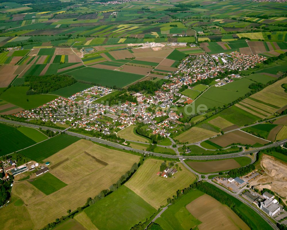 Luftbild Achstetten - Stadtgebiet inmitten der Landwirtschaft in Achstetten im Bundesland Baden-Württemberg, Deutschland