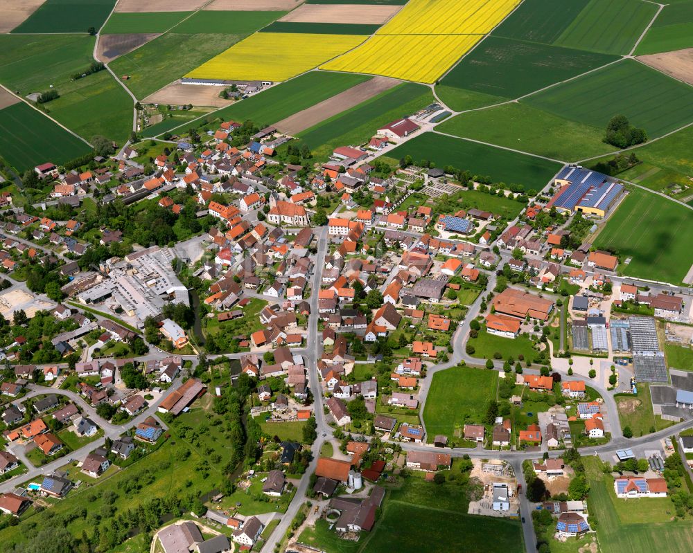 Altheim aus der Vogelperspektive: Stadtgebiet inmitten der Landwirtschaft in Altheim im Bundesland Baden-Württemberg, Deutschland