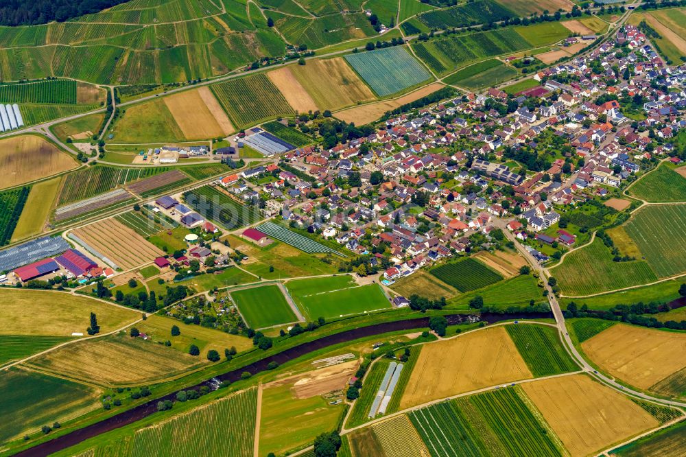 Luftaufnahme Buchholz - Stadtgebiet inmitten der Landwirtschaft in Buchholz im Bundesland Baden-Württemberg, Deutschland