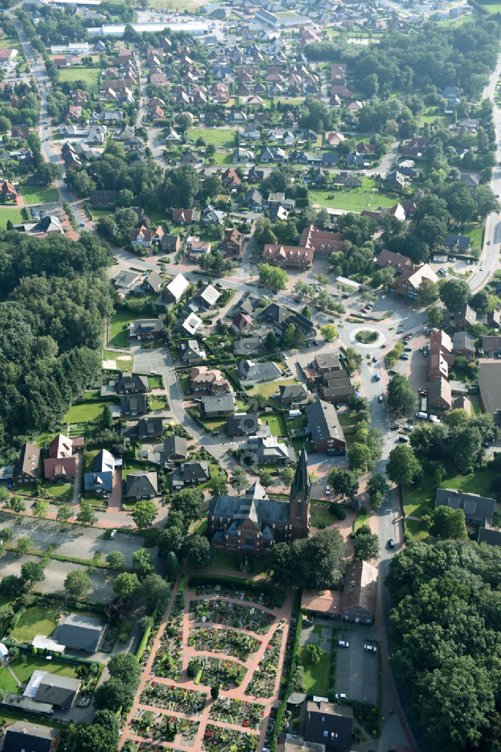 Cappeln (Oldenburg) von oben - Stadtgebiet inmitten der Landwirtschaft in Cappeln (Oldenburg) im Bundesland Niedersachsen, Deutschland