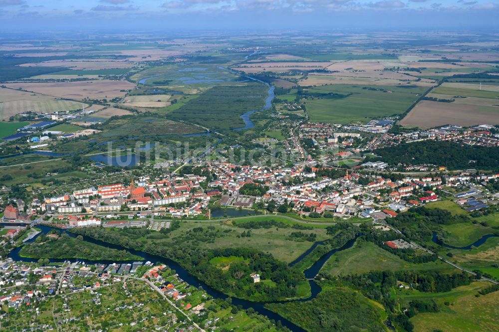 Luftbild Demmin - Stadtgebiet inmitten der Landwirtschaft in Demmin im Bundesland Mecklenburg-Vorpommern, Deutschland