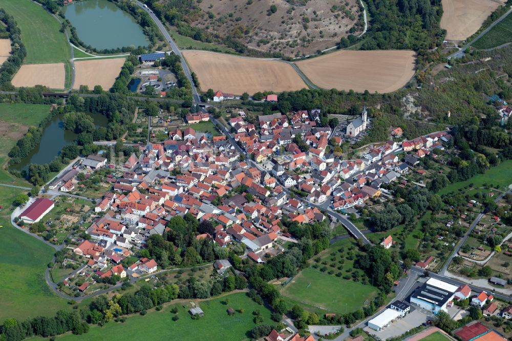 Eußenheim von oben - Stadtgebiet inmitten der Landwirtschaft in Eußenheim im Bundesland Bayern, Deutschland