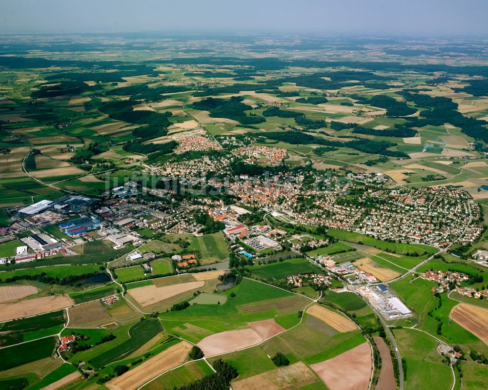 Luftbild Feuchtwangen - Stadtgebiet inmitten der Landwirtschaft in Feuchtwangen im Bundesland Bayern, Deutschland