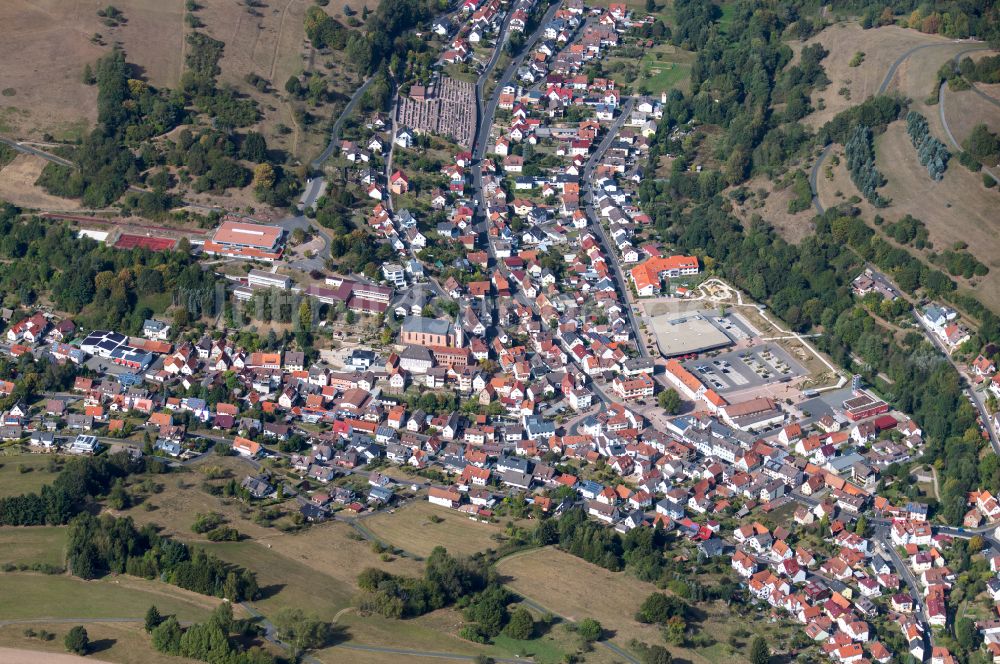 Frammersbach aus der Vogelperspektive: Stadtgebiet inmitten der Landwirtschaft in Frammersbach im Bundesland Bayern, Deutschland