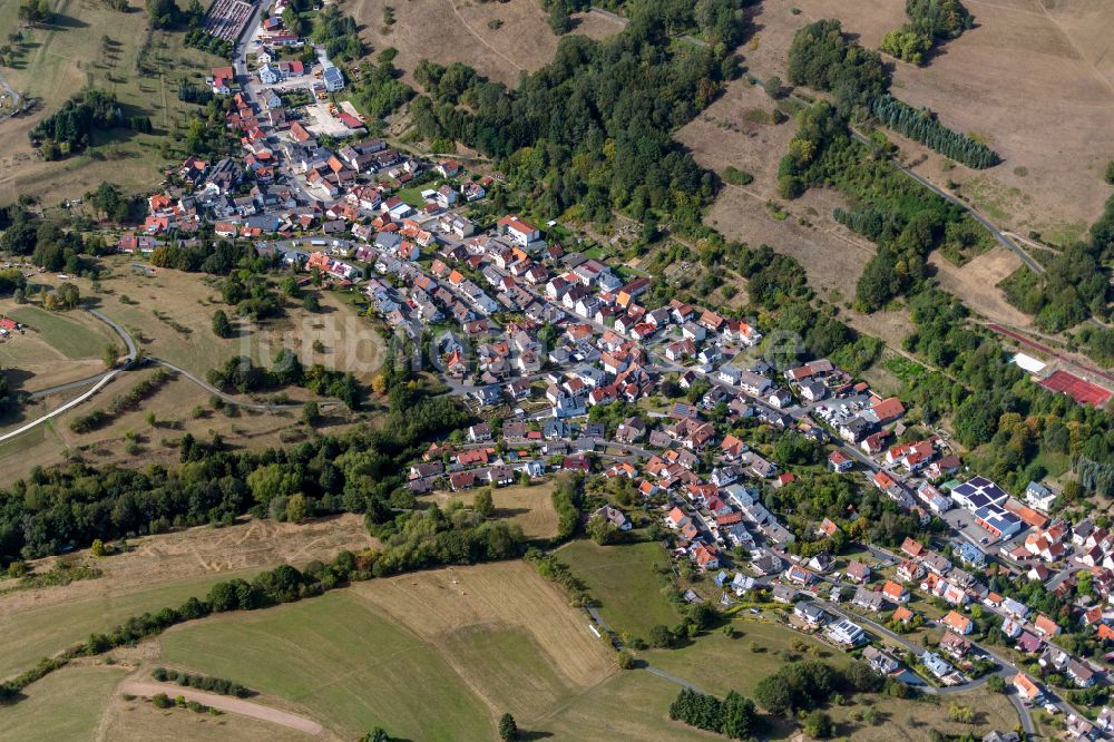 Luftaufnahme Frammersbach - Stadtgebiet inmitten der Landwirtschaft in Frammersbach im Bundesland Bayern, Deutschland