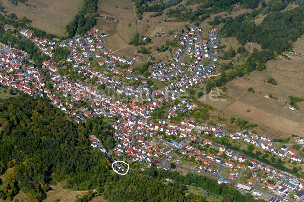 Luftaufnahme Frammersbach - Stadtgebiet inmitten der Landwirtschaft in Frammersbach im Bundesland Bayern, Deutschland