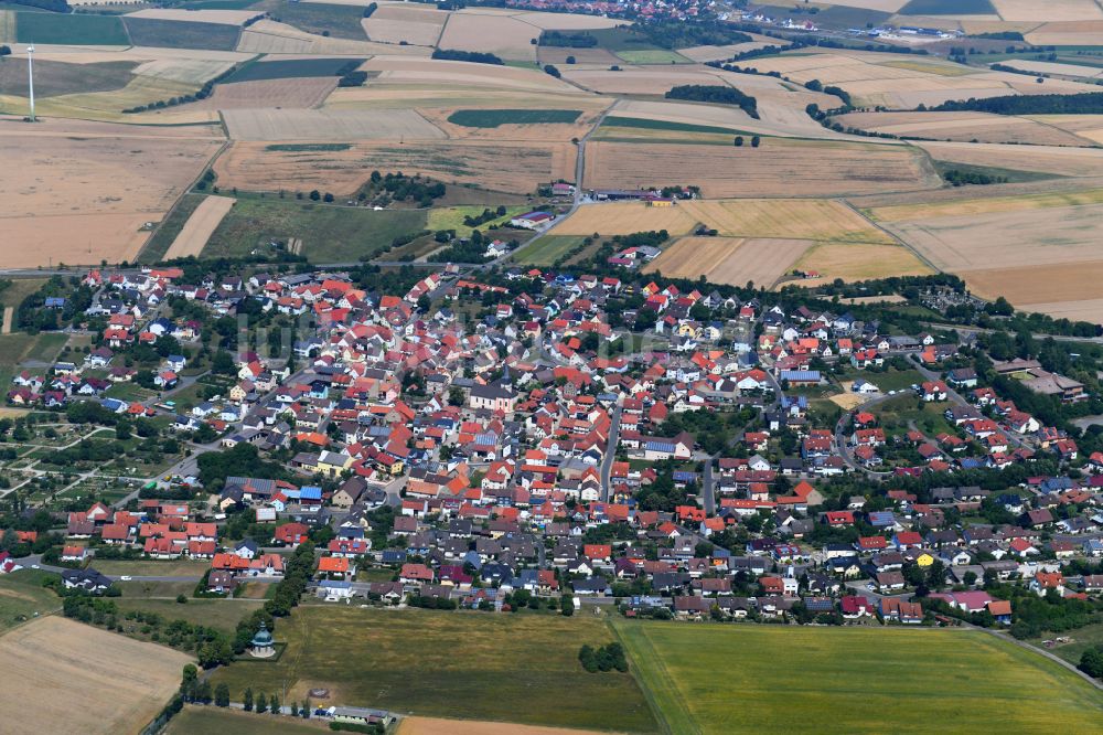 Gerchsheim aus der Vogelperspektive: Stadtgebiet inmitten der Landwirtschaft in Gerchsheim im Bundesland Baden-Württemberg, Deutschland