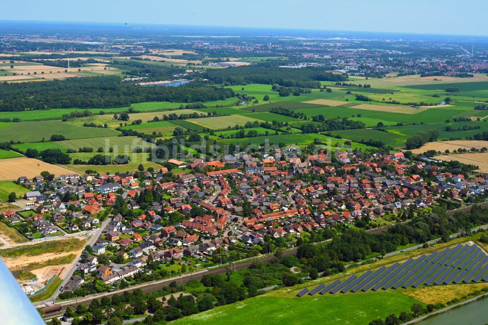 Luftbild Gümmer - Stadtgebiet inmitten der Landwirtschaft in Gümmer im Bundesland Niedersachsen, Deutschland