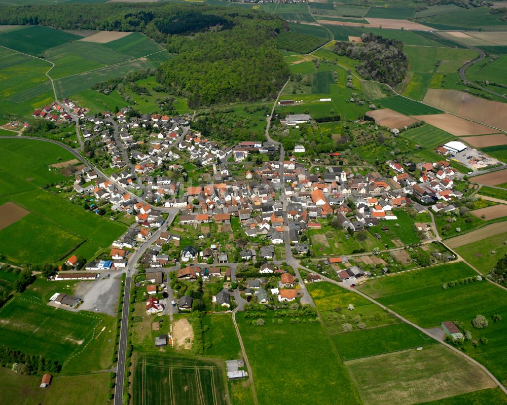 Harbach aus der Vogelperspektive: Stadtgebiet inmitten der Landwirtschaft in Harbach im Bundesland Hessen, Deutschland