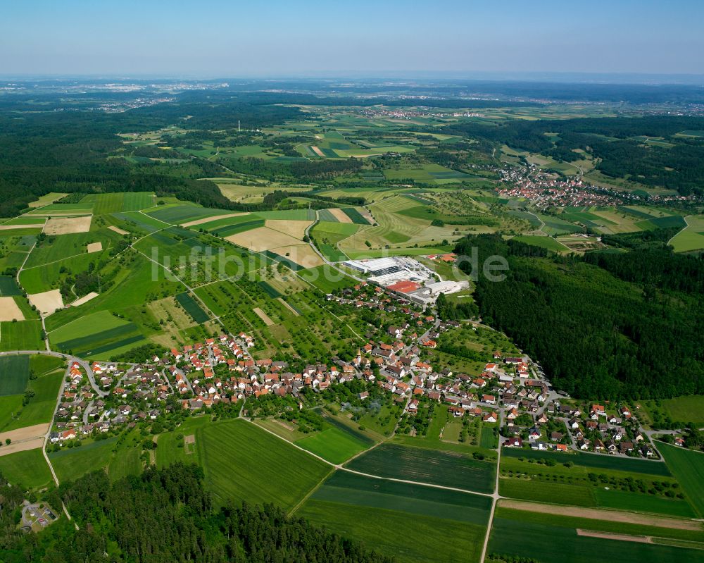 Luftaufnahme Holzbronn - Stadtgebiet inmitten der Landwirtschaft in Holzbronn im Bundesland Baden-Württemberg, Deutschland