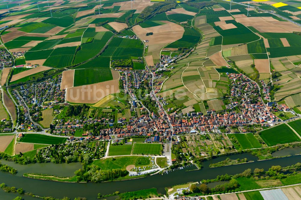 Luftbild Mainstockheim - Stadtgebiet inmitten der Landwirtschaft in Mainstockheim im Bundesland Bayern, Deutschland